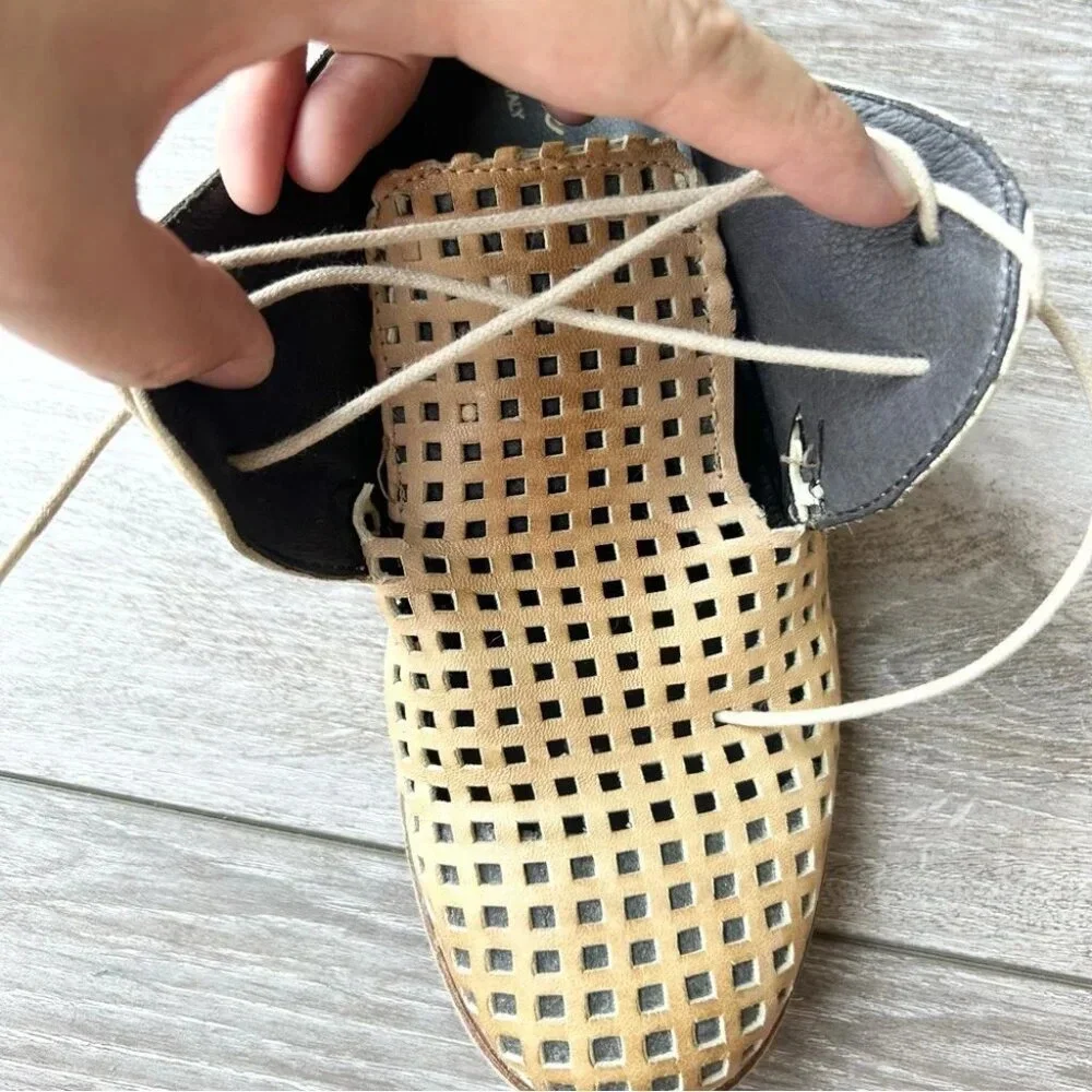 Vintage FarFalle Beige Perforated Leather Lace Up Oxford Made in Italy